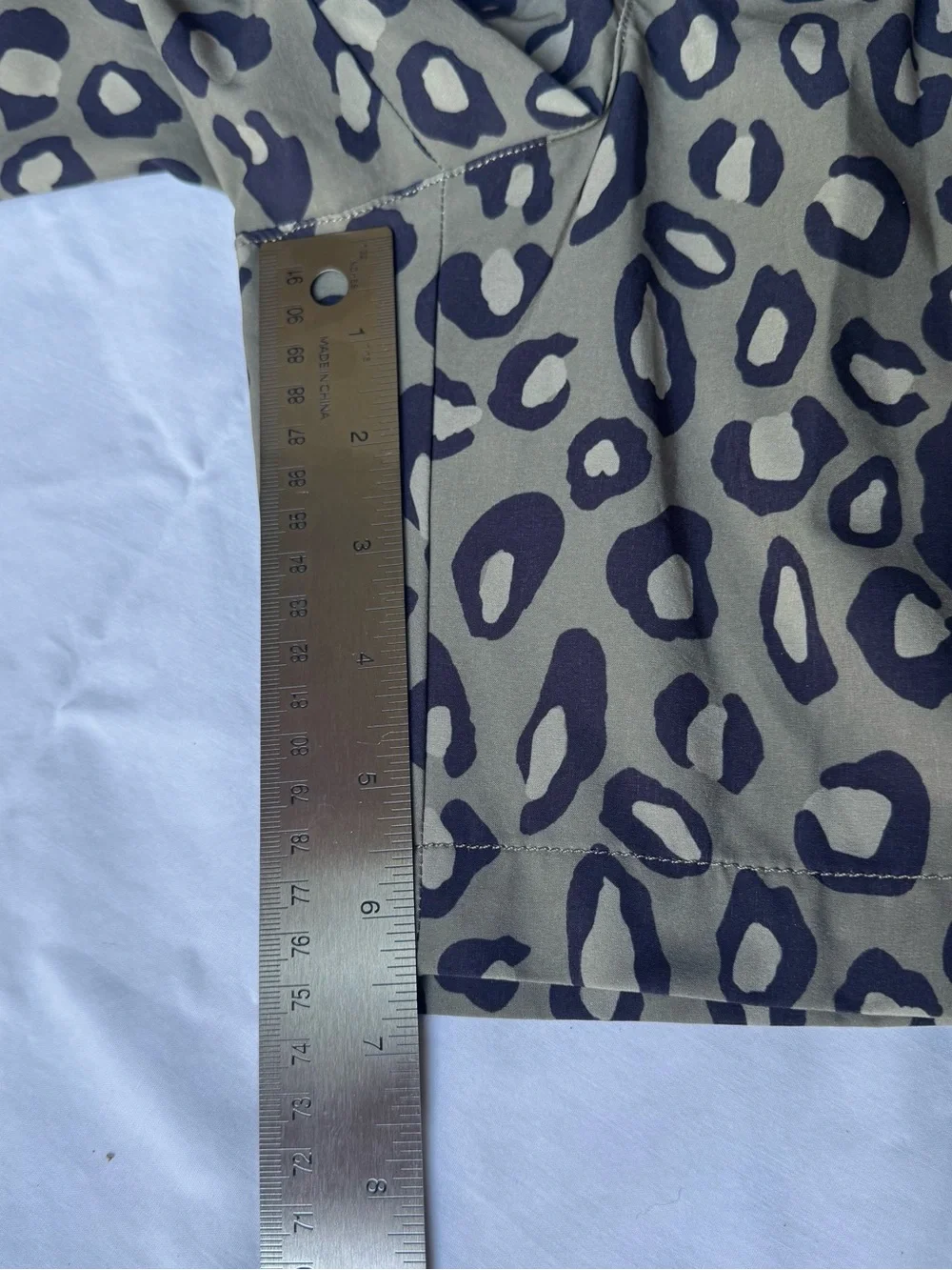 Banana Republic Men's Hybrid Short in Warm Leopard Size M
